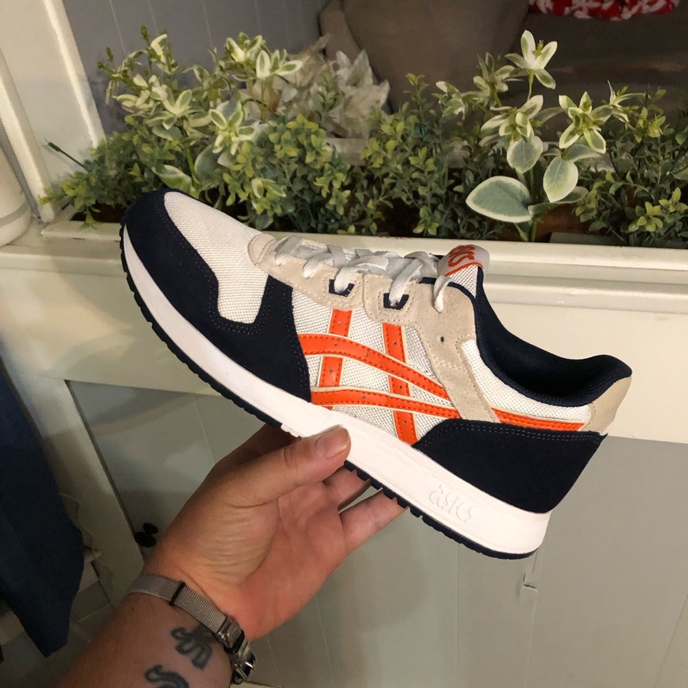 Men’s Asics Gel Lyte Classic Size 8.5, Navy, White & Orange